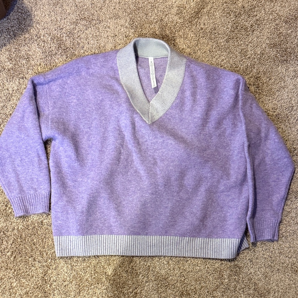 Lululemon Lavender Top with Light Lavender Accents - NWOT